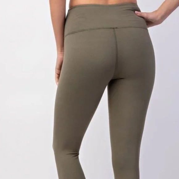 FINAL SALE 🆕🌿HIGH WAISTED YOGA LEGGINGS🌿 - Picture 7 of 7